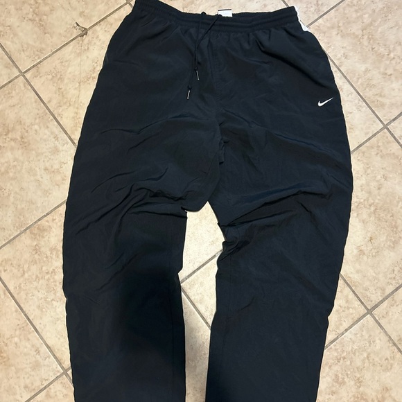 Vintage Streetwear Nike Black Joggers with Adjustable Waist